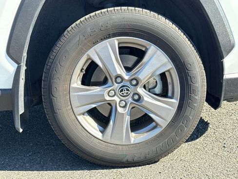 Used 2024 Toyota RAV4 XLE w/ Convenience Package image 8