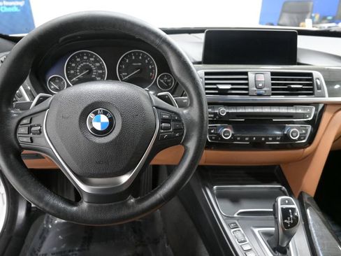 Used 2017 BMW 330i Gran Turismo xDrive image 9