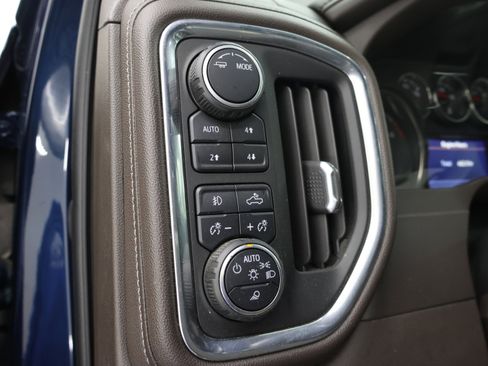 Used 2021 Chevrolet Silverado 2500 LTZ w/ LTZ Convenience Package AWD/4WD image 41