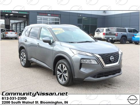 Used 2023 Nissan Rogue SV w/ SV Premium Package image 2