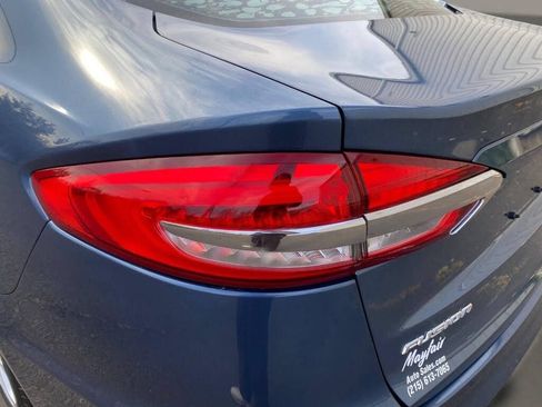 Used 2019 Ford Fusion SE image 12