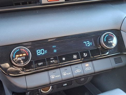 Certified 2025 Hyundai Elantra Sport image 16