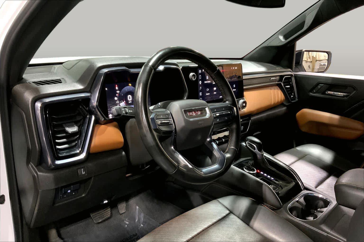Used 2023 GMC Canyon AT4 w/ AT4 Premium Package AWD/4WD image 18