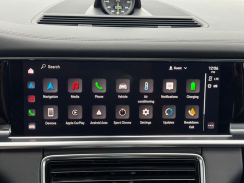 Used 2022 Porsche Panamera 4S w/ Premium Package image 30