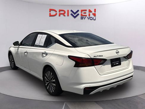Used 2025 Nissan Altima 2.5 SV FWD image 6