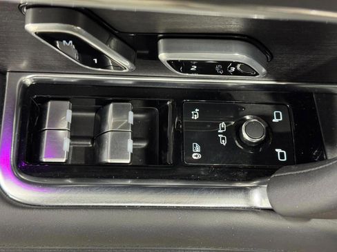 Used 2023 Land Rover Range Rover SE image 26