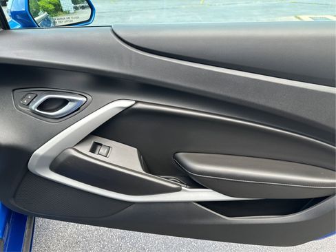 Used 2018 Chevrolet Camaro SS RWD image 21