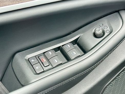 New 2025 Jeep Grand Cherokee Limited image 13