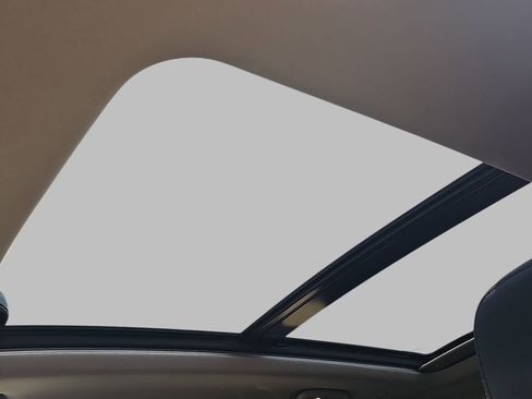 Certified 2018 Chevrolet Equinox Premier FWD image 36
