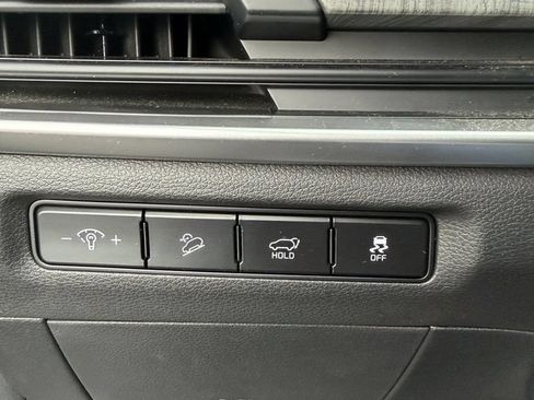 Used 2024 Kia Telluride EX w/ EX Captain's Chair Package AWD/4WD image 15