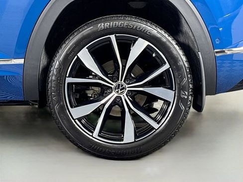 New 2026 Volkswagen Atlas Cross Sport SEL Premium R-Line AWD/4WD image 33