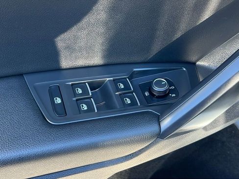 Used 2021 Volkswagen Tiguan SE R-Line image 19