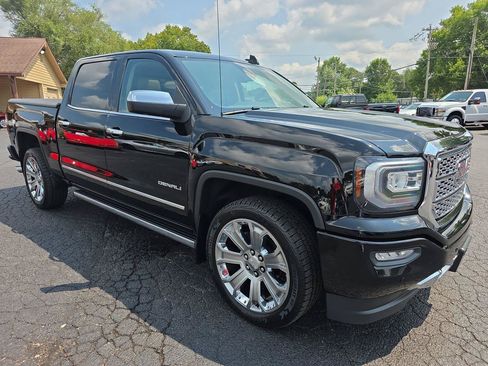 Used 2018 GMC Sierra 1500 Denali w/ Denali Ultimate Package AWD/4WD image 18
