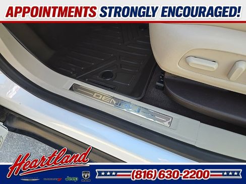 Used 2019 GMC Acadia Denali AWD/4WD image 40