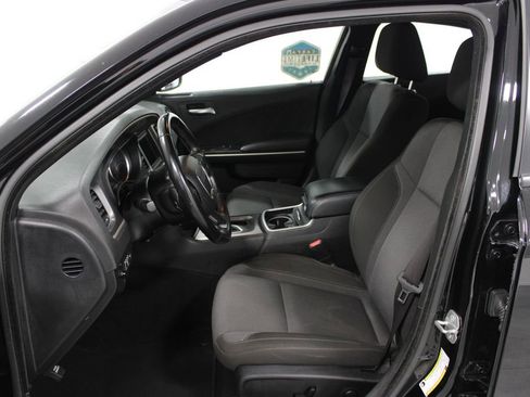 Used 2022 Dodge Charger SXT RWD image 18