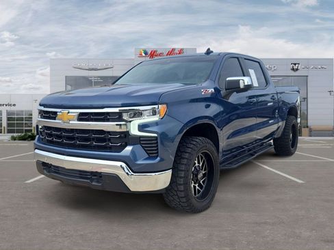 Used 2024 Chevrolet Silverado 1500 LT w/ Z71 Off-Road Package AWD/4WD image 1
