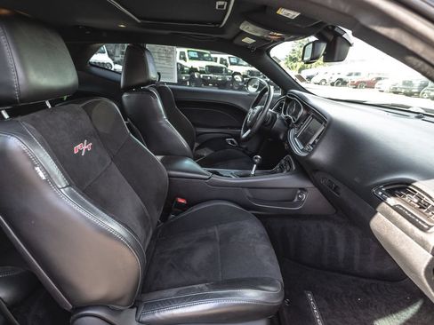 Used 2016 Dodge Challenger R/T Scat Pack w/ Leather Interior Group RWD image 21