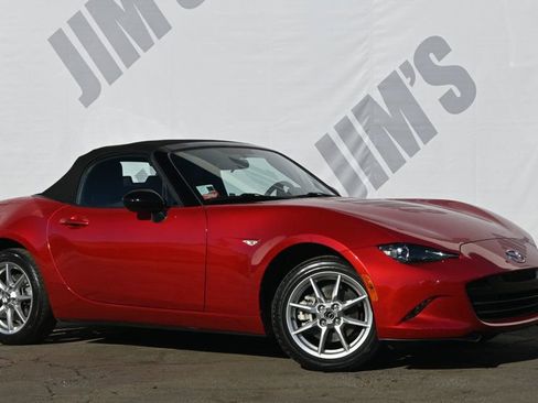 Used 2017 MAZDA MX-5 Miata Sport image 3