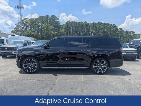 Used 2026 Chevrolet Suburban RST w/ RST Capability Package AWD/4WD image 8