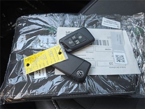 Used 2022 Volkswagen Taos SE image 24