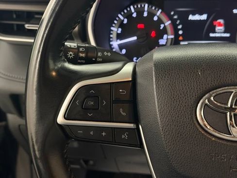 Used 2023 Toyota Highlander XLE AWD/4WD image 27