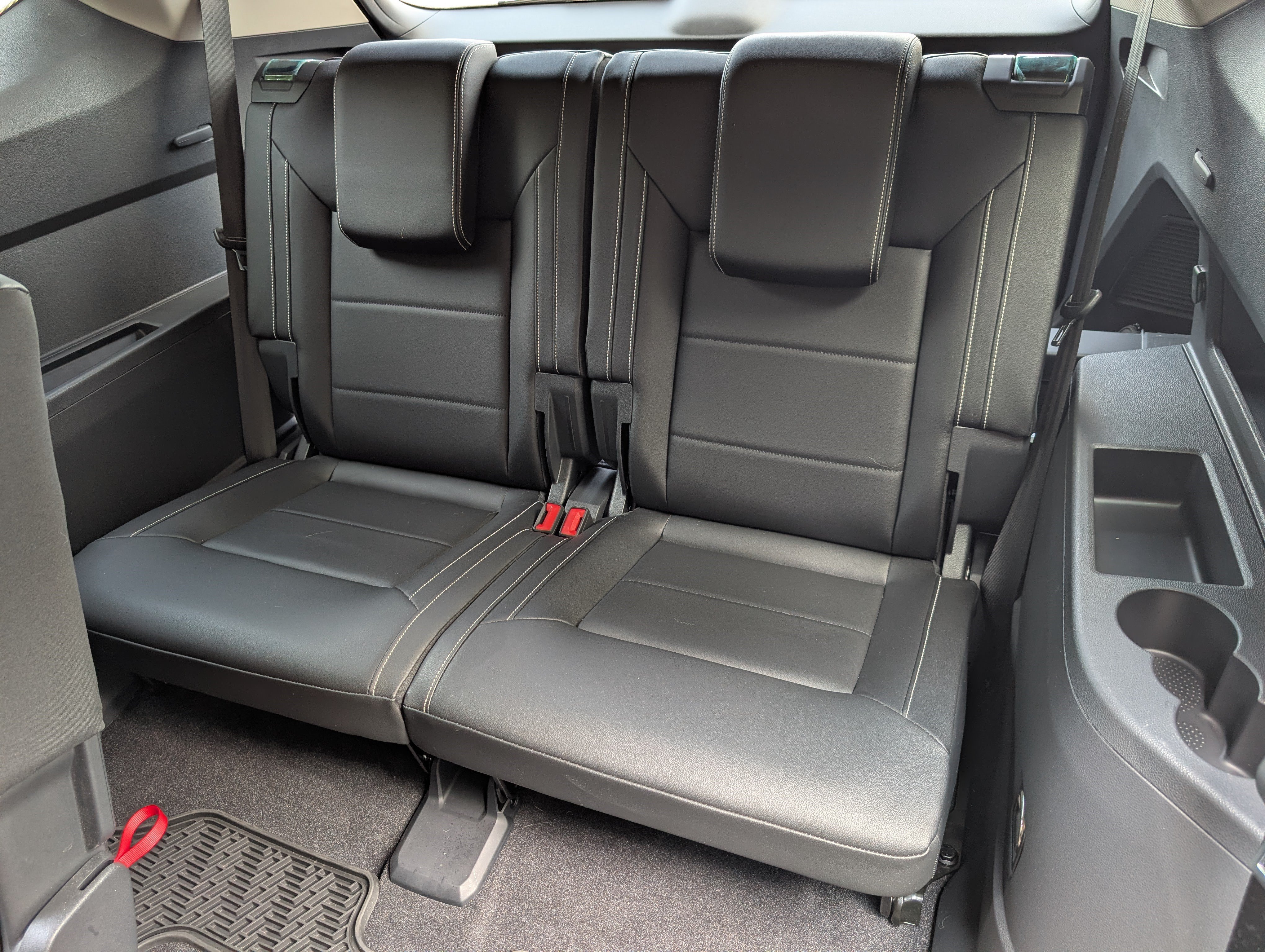 Used 2023 Volkswagen Atlas SE w/ Black Wheel Package FWD image 18