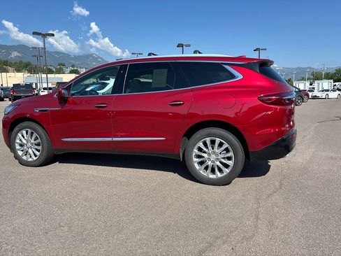 Used 2020 Buick Enclave Essence w/ Sound and Sites Package AWD/4WD image 24