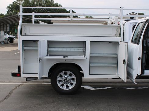 Used 2024 Ford F250 XL w/ XL Chrome Package RWD image 12