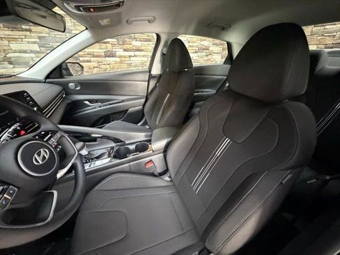 New 2026 Hyundai Elantra Hybrid FWD image 12