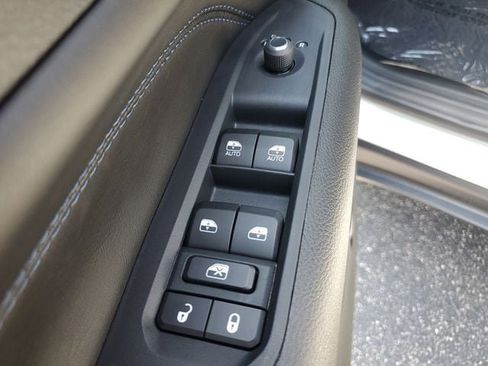 New 2025 Jeep Compass Limited w/ Sun & Sound Group image 23