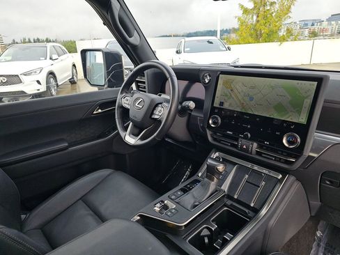 Used 2024 Lexus GX 550 image 10