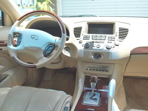 Used 2005 INFINITI Q45 w/ (P01) Premium Pkg image 37