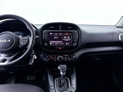 Used 2024 Kia Soul LX FWD image 6