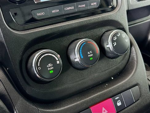 Used 2019 RAM ProMaster 2500 FWD image 14