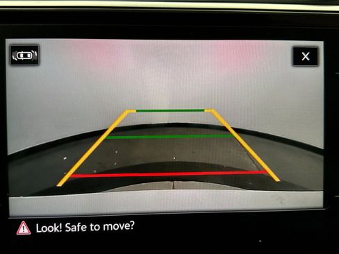 Used 2024 Volkswagen Tiguan SE R-Line image 15