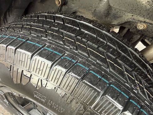 Used 2008 Jeep Commander Sport image 11