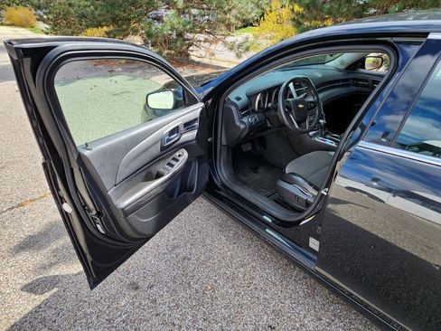 Used 2015 Chevrolet Malibu LT image 12