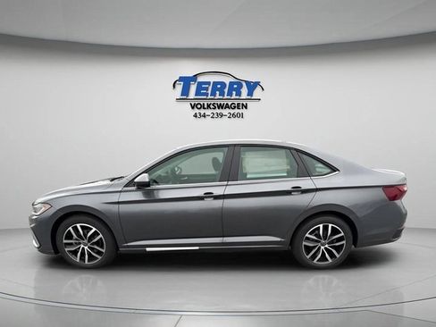 New 2026 Volkswagen Jetta SE image 2