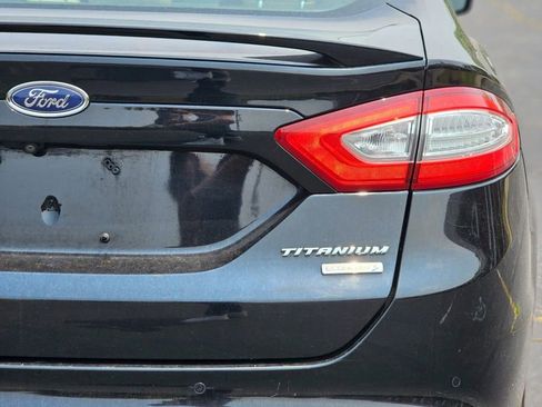 Used 2016 Ford Fusion Titanium FWD image 9