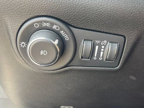 Used 2024 Jeep Compass Latitude AWD/4WD image 26