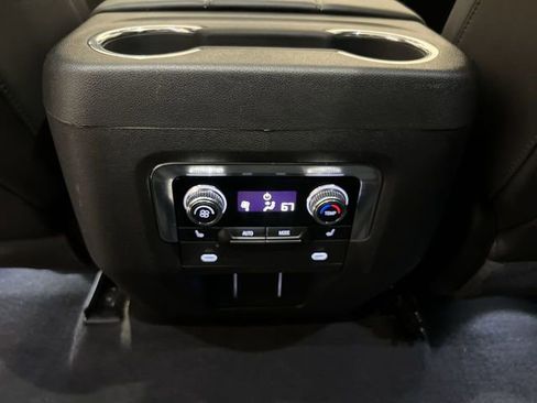 Used 2023 GMC Yukon XL AT4 AWD/4WD image 21