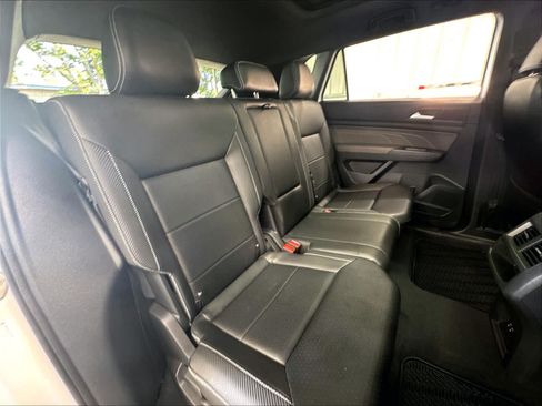 Used 2023 Volkswagen Atlas Cross Sport SEL R-Line AWD/4WD image 28