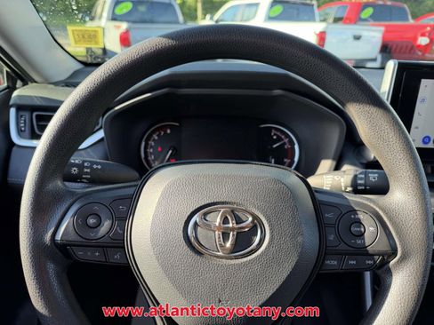 Used 2024 Toyota RAV4 XLE FWD image 12