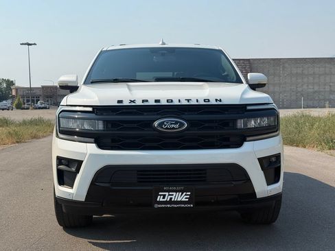 Used 2023 Ford Expedition Limited RWD image 5