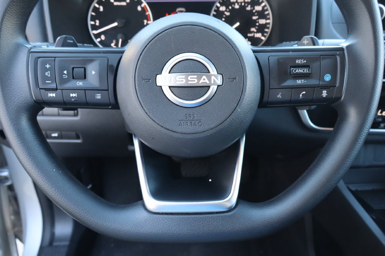 Used 2024 Nissan Rogue SV FWD image 11