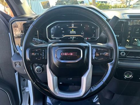 Used 2024 GMC Sierra 1500 SLT image 19