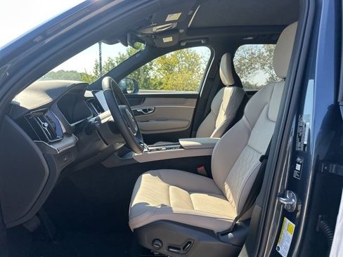 New 2026 Volvo XC90 B6 Plus w/ Protection Package Premier image 13