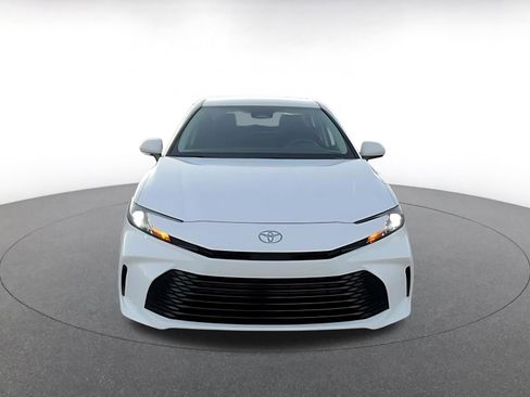 Used 2025 Toyota Camry LE image 4