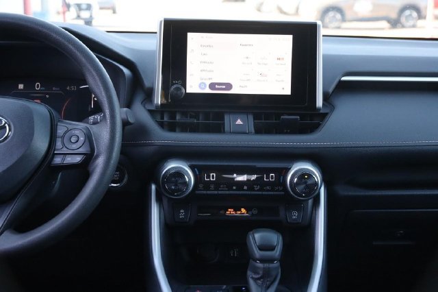 Used 2025 Toyota RAV4 XLE AWD/4WD image 24