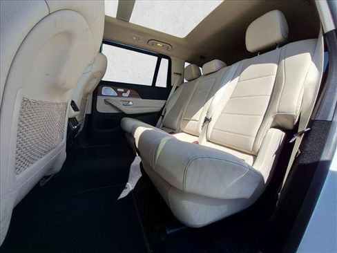 Used 2021 Mercedes-Benz GLS 450 4MATIC image 17